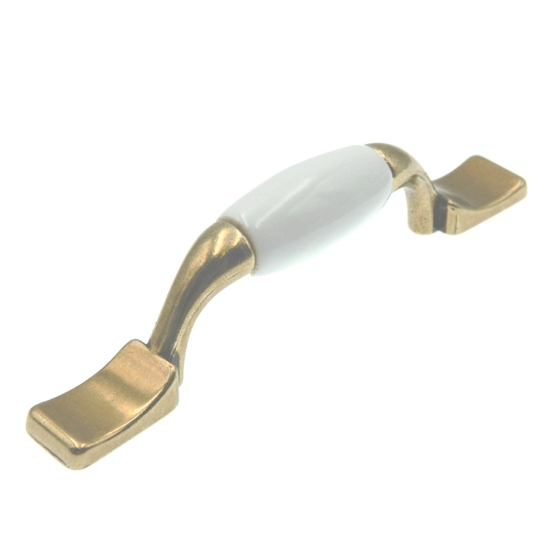 Hickory Hardware English Cozy Lancaster Hand Polished Brass Cabinet  3cc Handle Pull P670-W