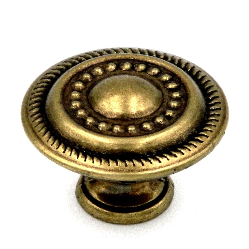 Hickory Hardware Manor House 1 1/4 Lancaster Hand Polished Brass Cabinet Knob P8196-LP