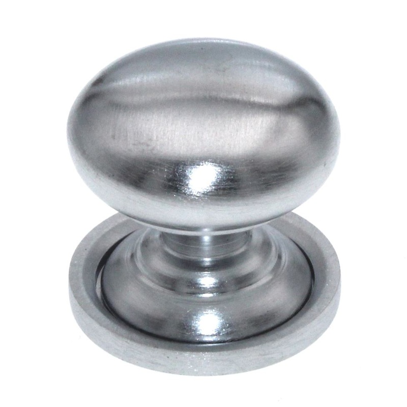 Ultra Designer’s Edge Satin Chrome 1 1/4 Knob with 1 1/4 Round Backplate 41654R1