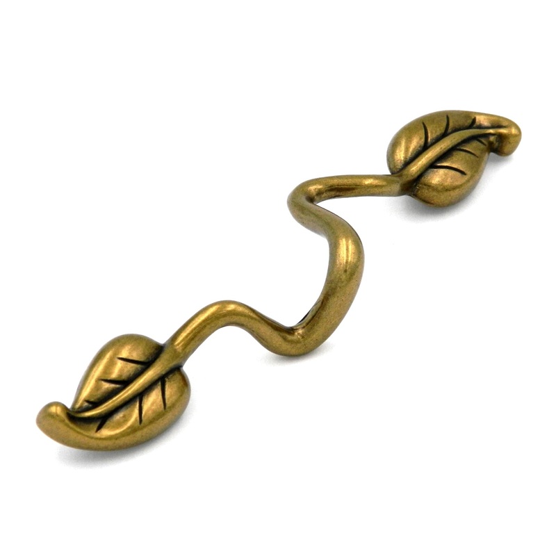 Hickory Hardware P7302-LP Lancaster Brass Touch of Spring 3 3/4cc Handle Pull