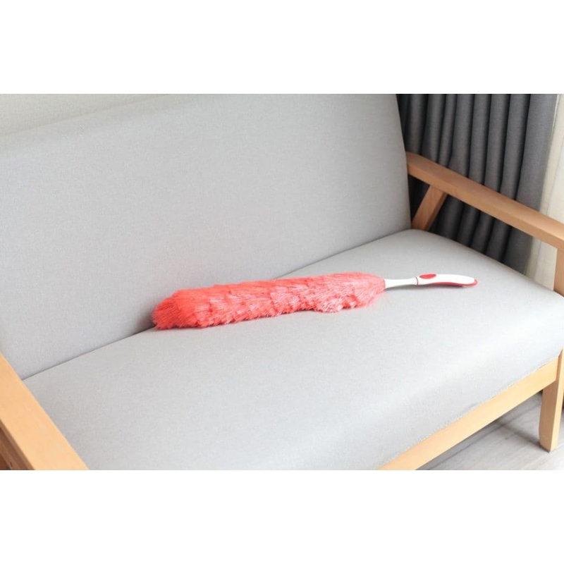 Casa & Casa Feather Duster With Long Handle – White & Red