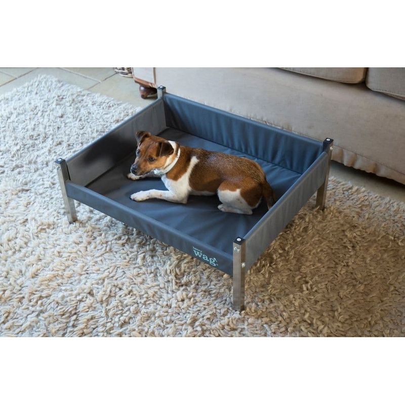 Henry Wag Elevated Dog Bed – Medium