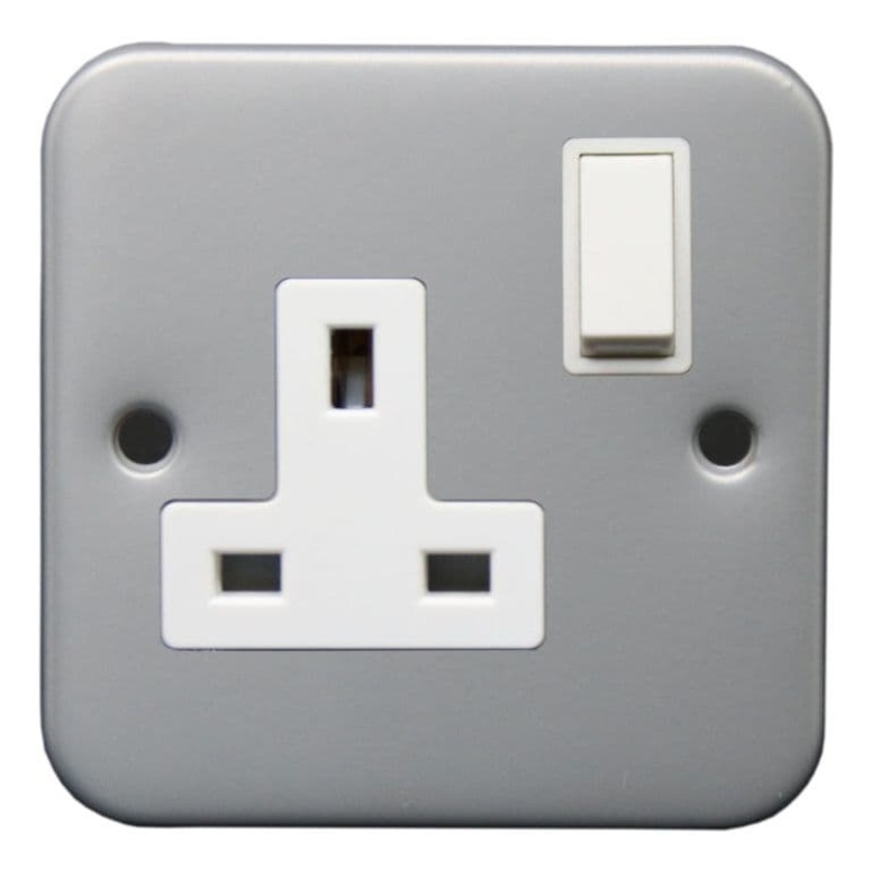 Securlec Metal Clad 1 Gang Switched Socket Double Pole – 13A