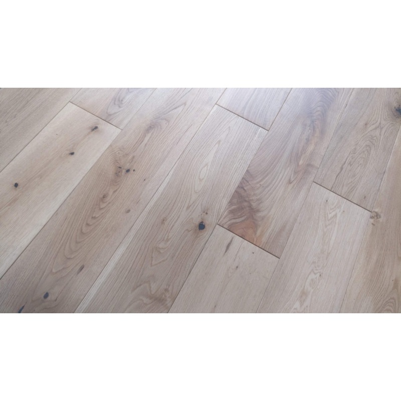 Y.T.D Limited Solid Oak Brushed UV Oiled Flooring – 1.08m2 – 18 x 150mm x Random Length