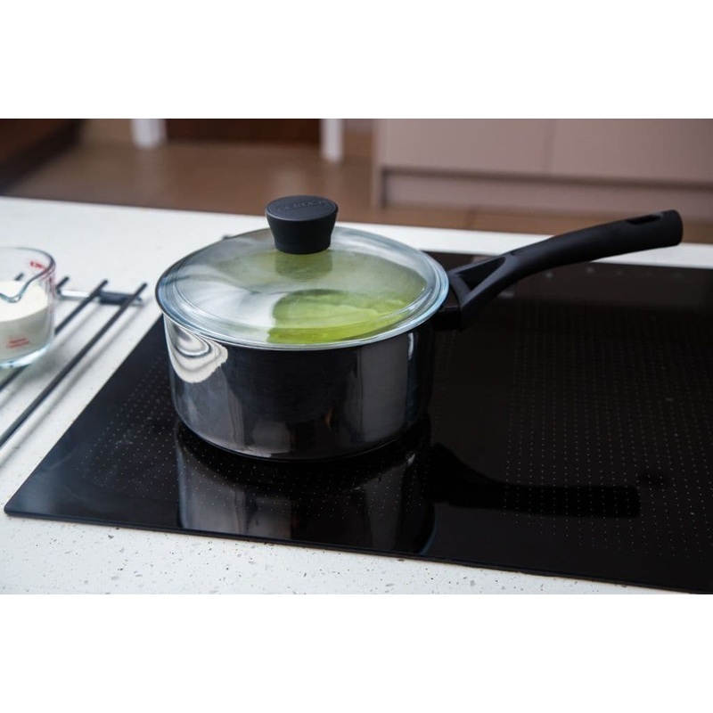 Pyrex Expert Touch Saucepan & Lid – 16cm